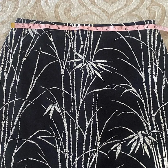 Talbots Petite 4 Black Bamboo Print A-Line Skirt | Chic European Style - Picture 3 of 10